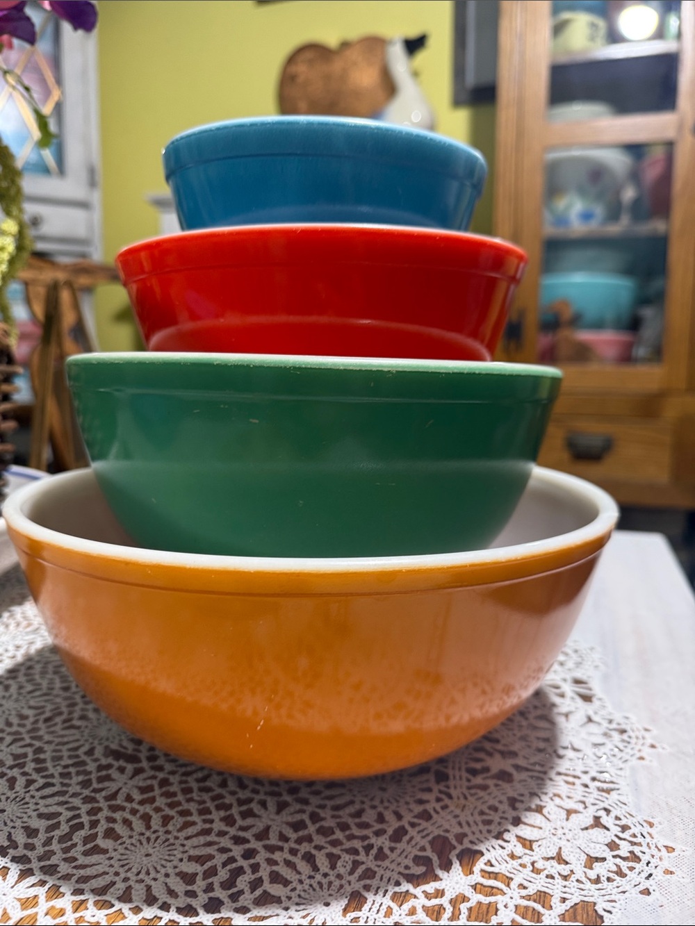 Pyrex Nesting Mixing Bowl Set in Orange, Green, Red, Blue